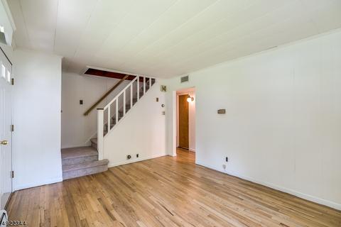 55 4th Ave, Wanaque Boro, NJ 07420 photo 4