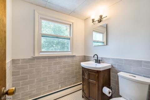 55 4th Ave, Wanaque Boro, NJ 07420 photo 19