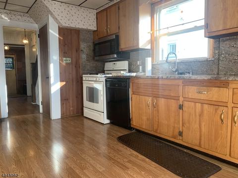 428 E 3rd Ave, Roselle, NJ 07203 photo 3