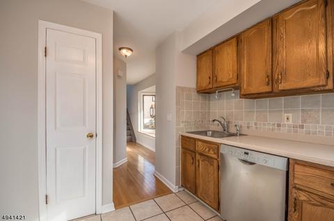 9 Delbarton Ct, Hackettstown, NJ 07840 photo 5