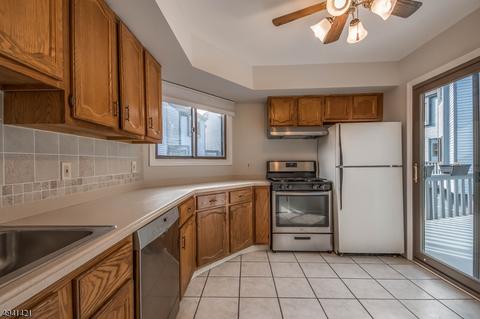 9 Delbarton Ct, Hackettstown, NJ 07840 photo 4