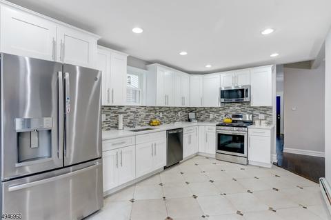 216 Berkeley Ave, Bloomfield, NJ 07003 photo 11