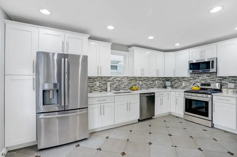 216 Berkeley Ave, Bloomfield, NJ 07003 photo 10