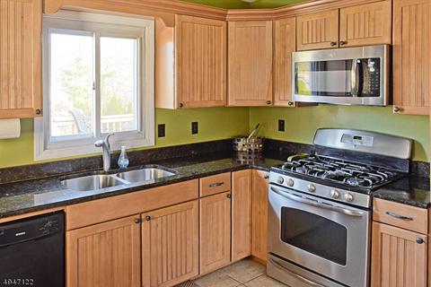 19 Beech St, Stanhope, NJ 07874 photo 3