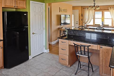 19 Beech St, Stanhope, NJ 07874 photo 4