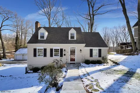 2 E Ridge Dr, Berkeley Heights, NJ 07922 photo 1