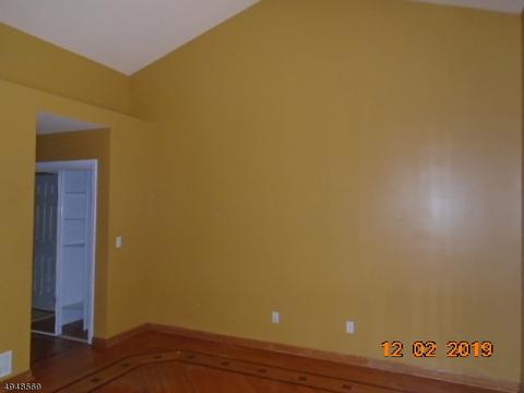 120 Worcester Dr, Wayne, NJ 07470 photo 8
