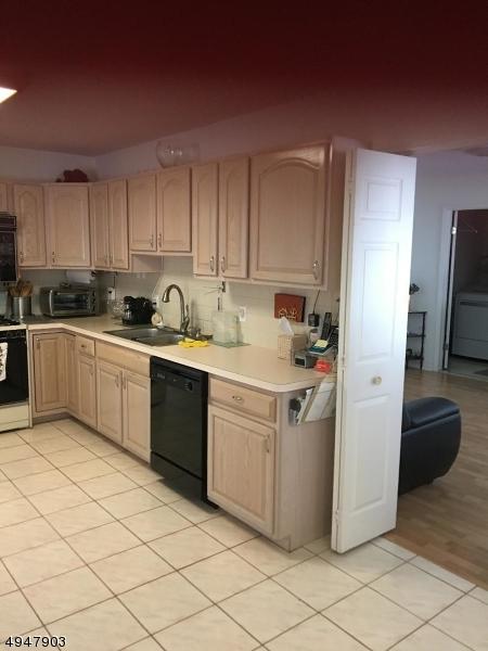 21 Foxboro Rd, Wayne, NJ 07470 photo 7