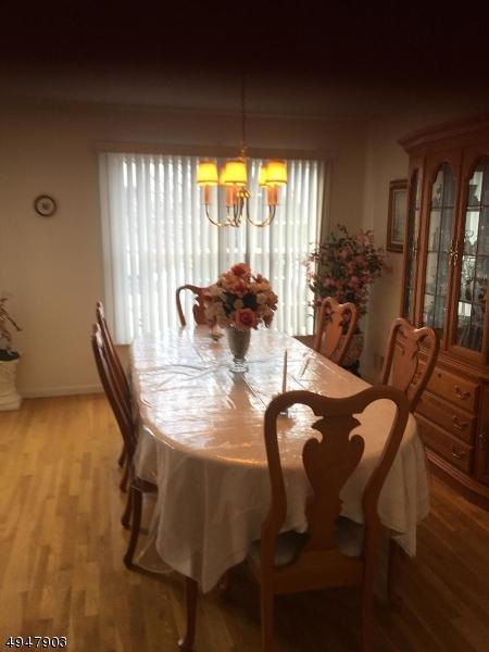 21 Foxboro Rd, Wayne, NJ 07470 photo 3