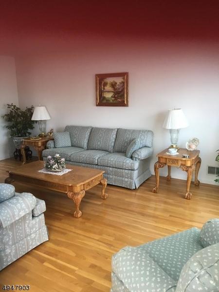 21 Foxboro Rd, Wayne, NJ 07470 photo 4