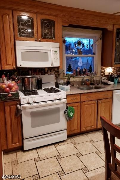 68 Bergen Ave, Wanaque Boro, NJ 07420 photo 2