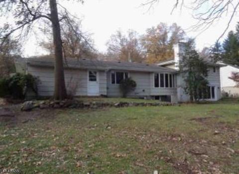 39 Castles Dr, Wayne, NJ 07470 photo 2