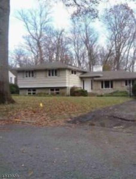 39 Castles Dr, Wayne, NJ 07470 photo 1