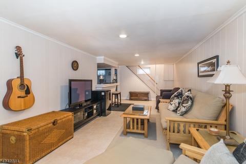 1 White Oak Ln, Wayne, NJ 07470 photo 13