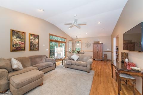 1 White Oak Ln, Wayne, NJ 07470 photo 8