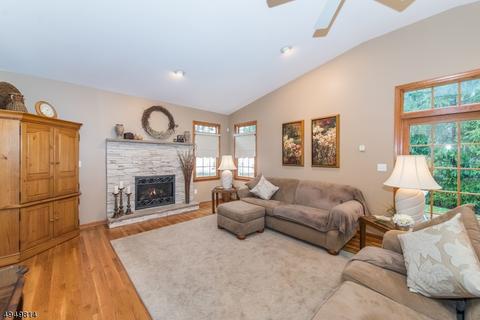 1 White Oak Ln, Wayne, NJ 07470 photo 7