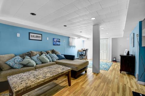 34 Pinecrest Ter, Wayne, NJ 07470 photo 17