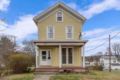 300 Sharp St, Hackettstown, NJ 07840 photo 1