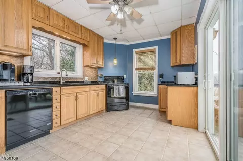 300 Sharp St, Hackettstown, NJ 07840 photo 9
