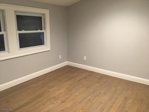8 Macbeth Ct, Waldwick, NJ 07463 photo 10