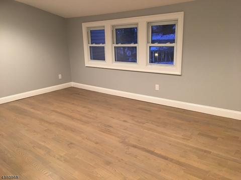 8 Macbeth Ct, Waldwick, NJ 07463 photo 9
