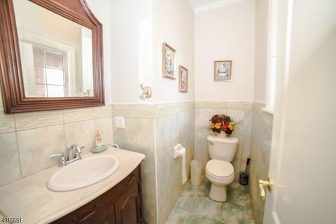 479 Devon St, Kearny, NJ 07032 photo 10