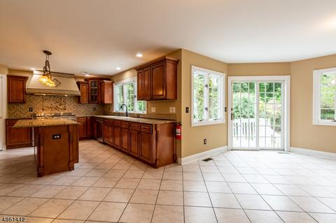 12 Fox Hill Dr, Wayne, NJ 07470 photo 11