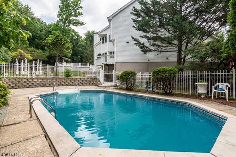 12 Fox Hill Dr, Wayne, NJ 07470 photo 4
