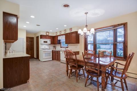 11 Monterey Dr, Wayne, NJ 07470 photo 6
