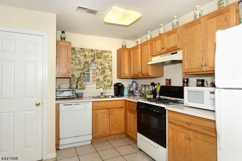 75 Main St, Franklin, NJ 07416 photo 13
