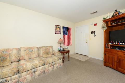 75 Main St, Franklin, NJ 07416 photo 16