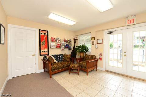 75 Main St, Franklin, NJ 07416 photo 3