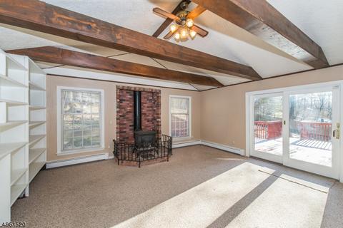 27 Iowa Rd, Wayne, NJ 07470 photo 2