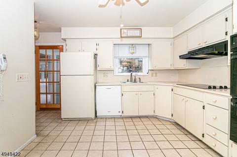 372 Upland Rd, Mountainside, NJ 07092 photo 7