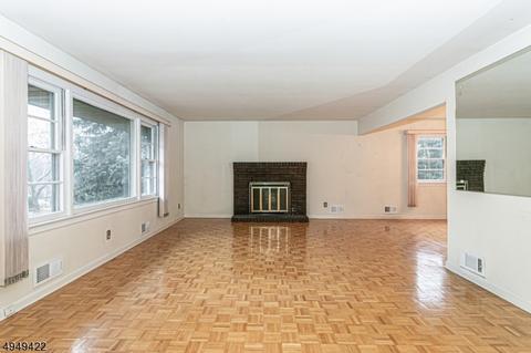 372 Upland Rd, Mountainside, NJ 07092 photo 3