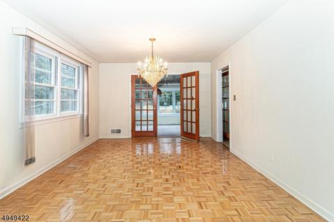 372 Upland Rd, Mountainside, NJ 07092 photo 4