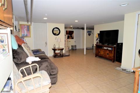 846 Ratzer Rd, Wayne, NJ 07470 photo 17