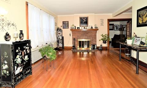 846 Ratzer Rd, Wayne, NJ 07470 photo 4