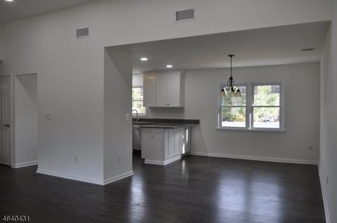 706 E Baldwin St, Hackettstown, NJ 07840 photo 3