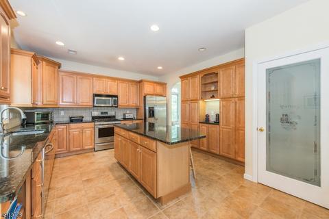 93 Brook Ter, Wayne, NJ 07470 photo 6