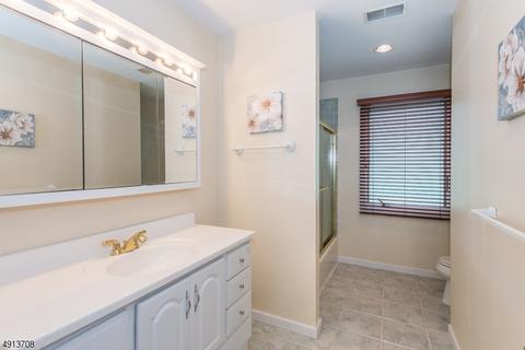 93 Brook Ter, Wayne, NJ 07470 photo 20