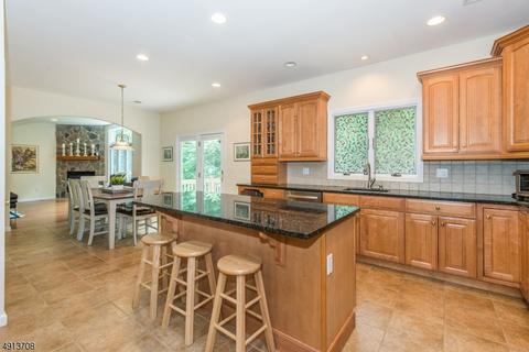 93 Brook Ter, Wayne, NJ 07470 photo 5
