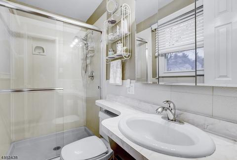 129 Laauwe Ave, Wayne, NJ 07470 photo 12