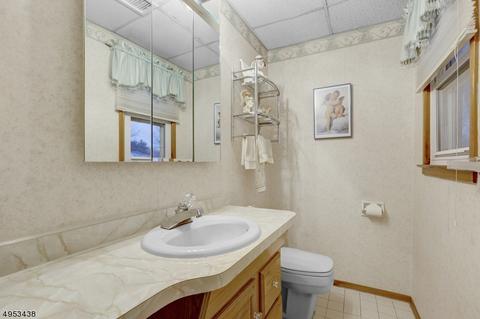 129 Laauwe Ave, Wayne, NJ 07470 photo 19