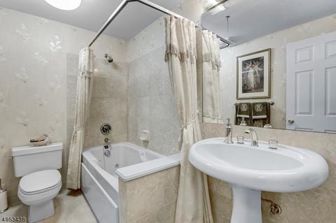129 Laauwe Ave, Wayne, NJ 07470 photo 14