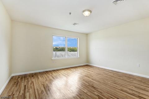 21 Seabury St, Newark, NJ 07104 photo 10