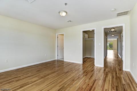 21 Seabury St, Newark, NJ 07104 photo 12