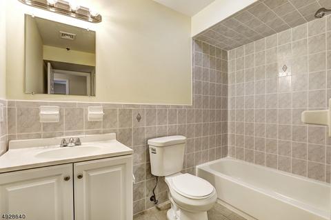 21 Seabury St, Newark, NJ 07104 photo 18