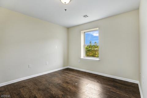21 Seabury St, Newark, NJ 07104 photo 19