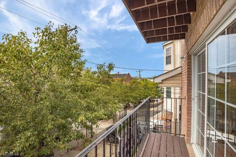 21 Seabury St, Newark, NJ 07104 photo 2